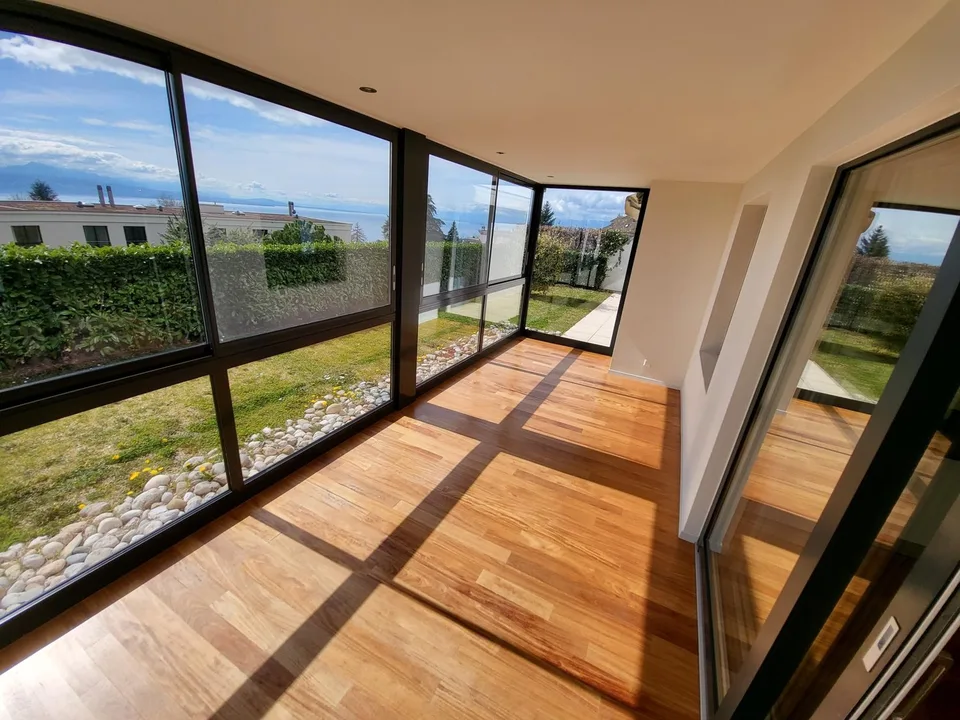 Prächtige Erdgeschosswohnung mit Seeblick und Bergblick in Lutry