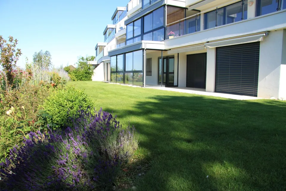 Prächtige Erdgeschosswohnung mit Seeblick und Bergblick in Lutry