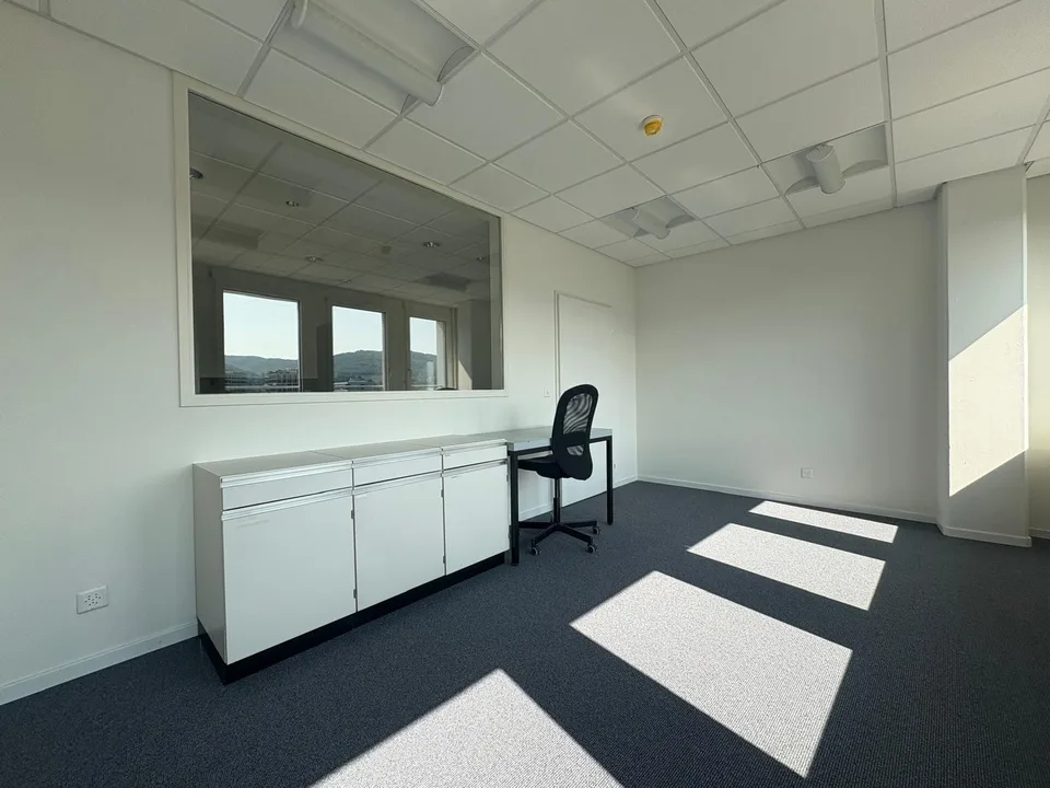 Commencez à travailler à Reinach – espace de laboratoire de 840 m² aménagé au Sternenhof – photo 8 sur 16