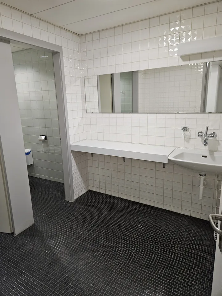 Gewerbefläche im Zentrum von Urdorf zu vermieten