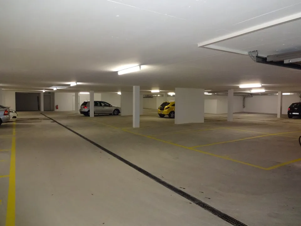 Tiefgarageneinstellplätze zu vermieten