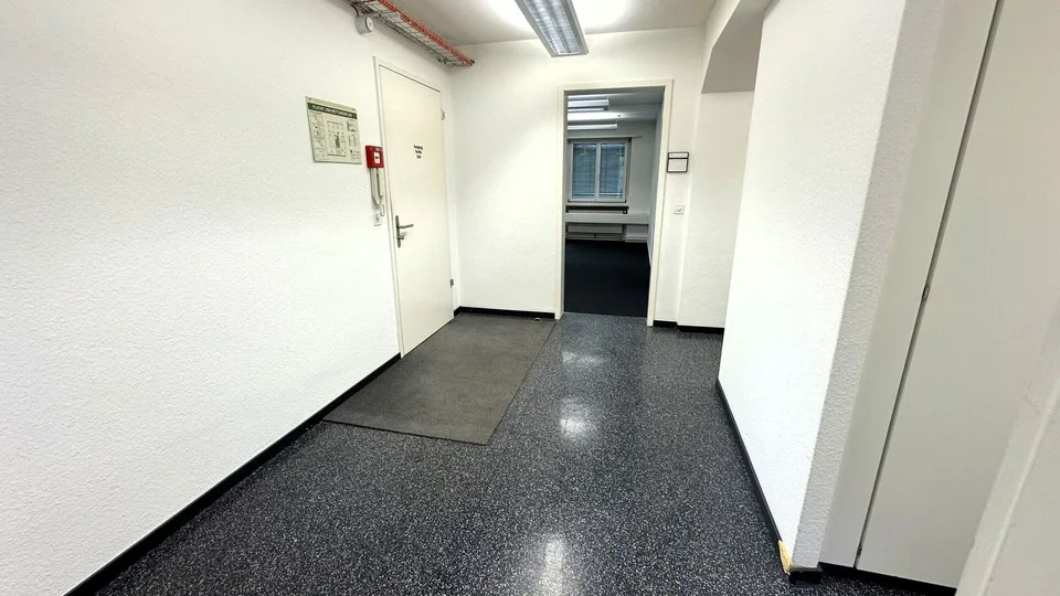Ampio spazio ufficio in affitto vicino alla fiera di Basilea