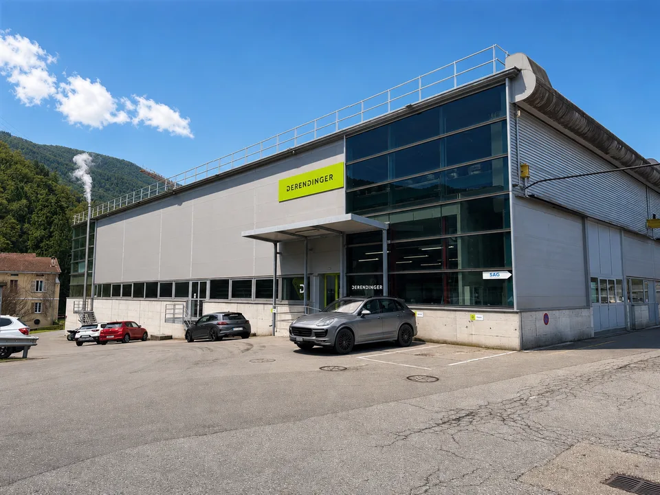 Ampia superficie commerciale e logistica in posizione strategica a Barbengo