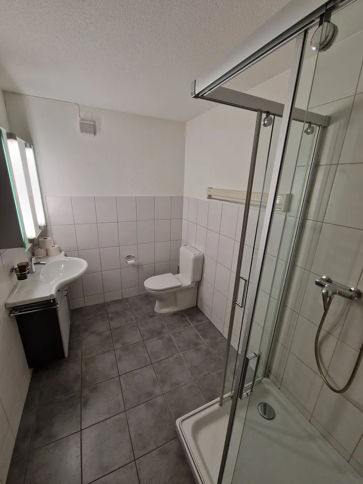 Monteurzimmer Zimmer möbliert, (Achtung: Mitbenützung von Küche und Bad ) – Foto 10 von 14
