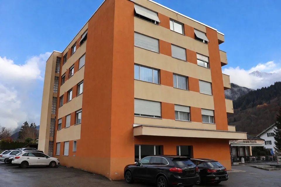 renovierte 2.5-Zimmer-Wohnung in Trun