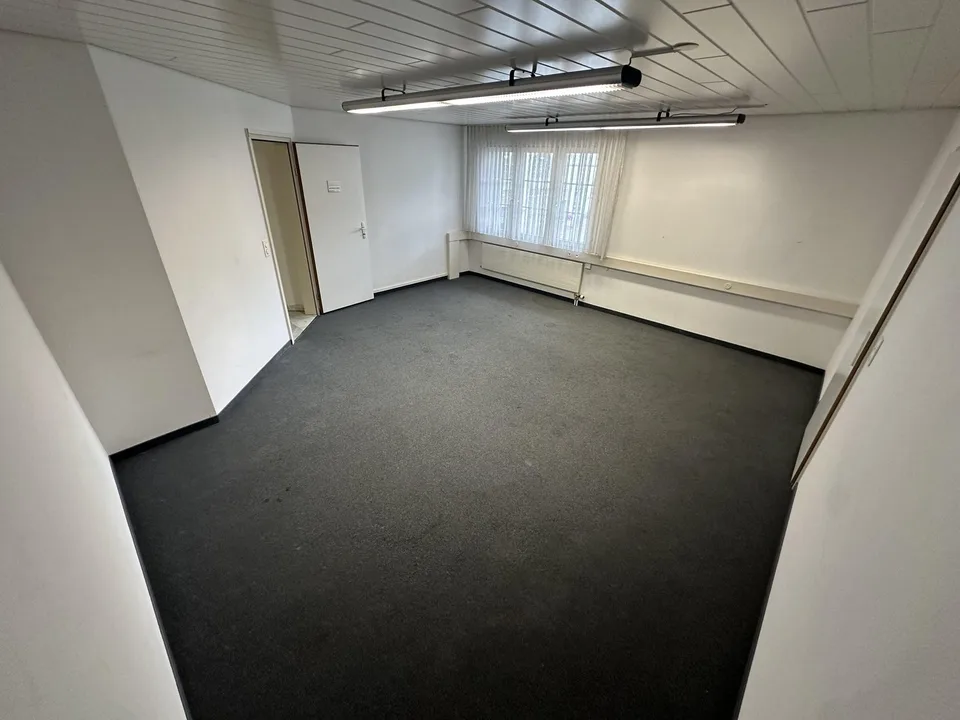 Espace de bureau/stockage temporaire au 1er étage à St. Gallen – photo 6 sur 13