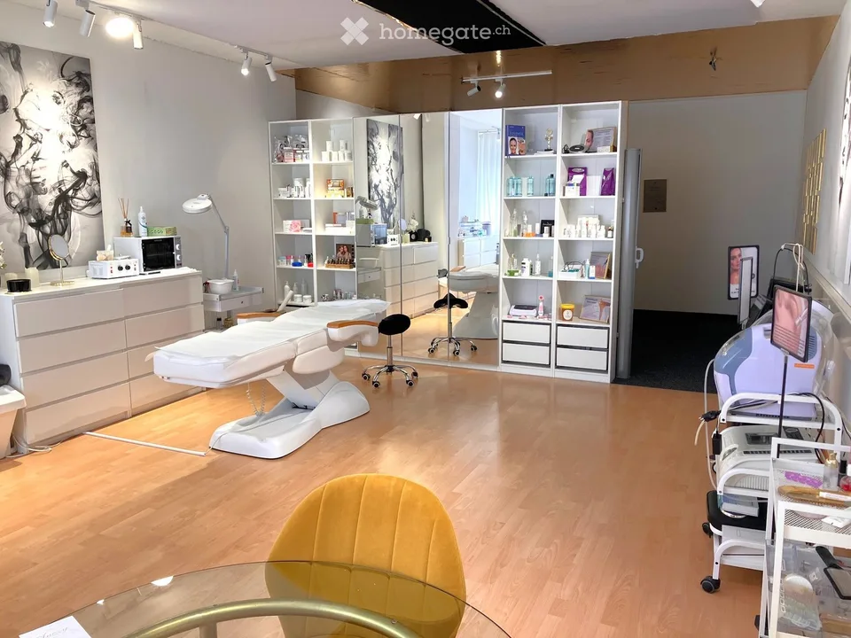 Helles Büro an sehr guter Lage