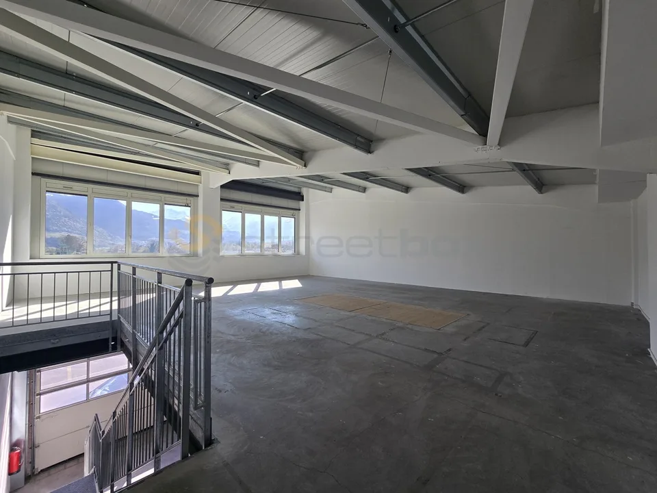 Doppel-Streetbox von 230 m2 - 2 erste Mieten angeboten! Box n19+20