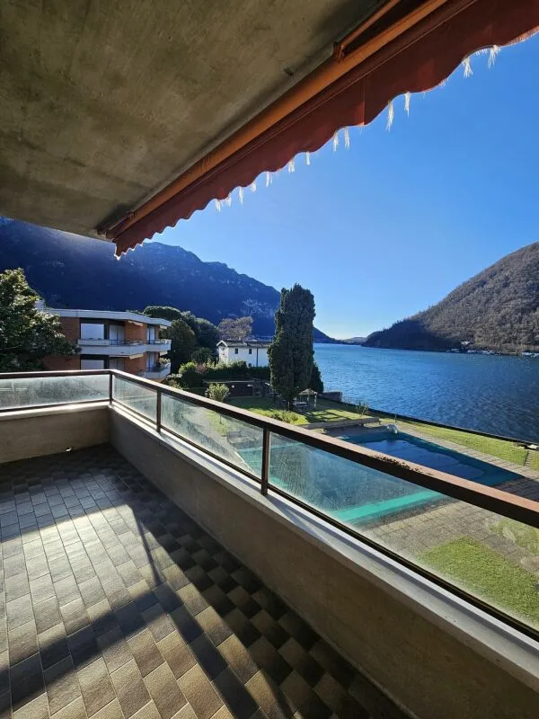 2.5 locali fronte lago con balcone