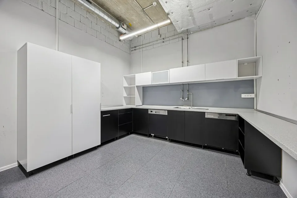 Bürofläche 1’500 m² mit 218 m² Lager, im Herzen von Biel – Foto 26 von 28