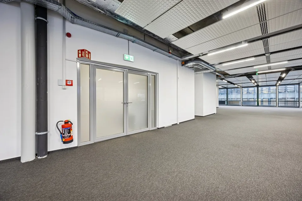 Bürofläche 1’500 m² mit 218 m² Lager, im Herzen von Biel – Foto 23 von 28