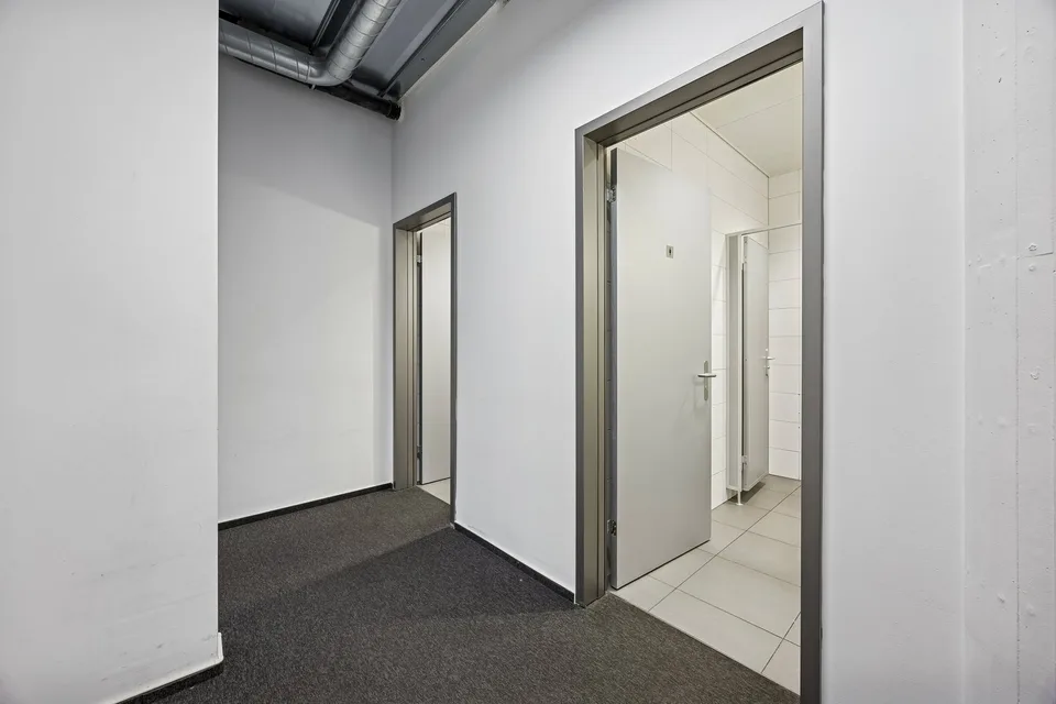 Bürofläche 1’500 m² mit 218 m² Lager, im Herzen von Biel – Foto 24 von 28