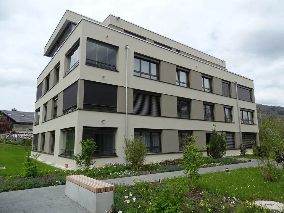 Sonnige Terrasse, moderne Räume!