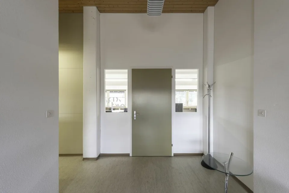 Gewerbe-/Büroräumlichkeiten zu vermieten