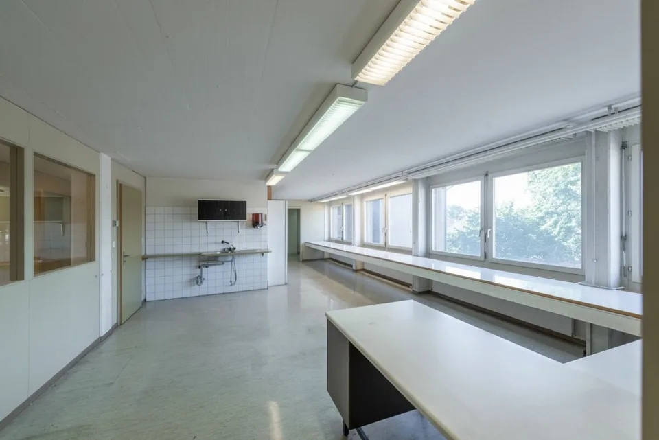 Locaux Commerciaux/Bureaux à Louer – photo 13 sur 17