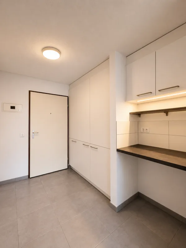Reconvilier, schönes 2-Zimmer-Wohnung im 2. Stock mit neuer Küche und Balkonen