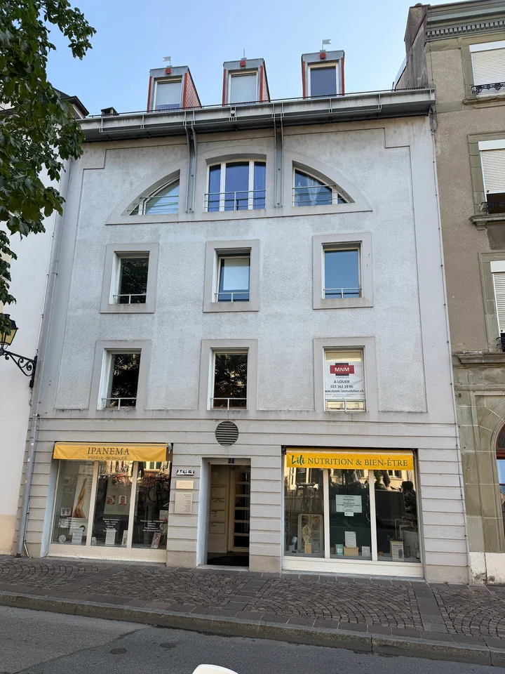 Ufficio moderno, atipico, nel cuore di Nyon, con vista sul lago - Place du Château