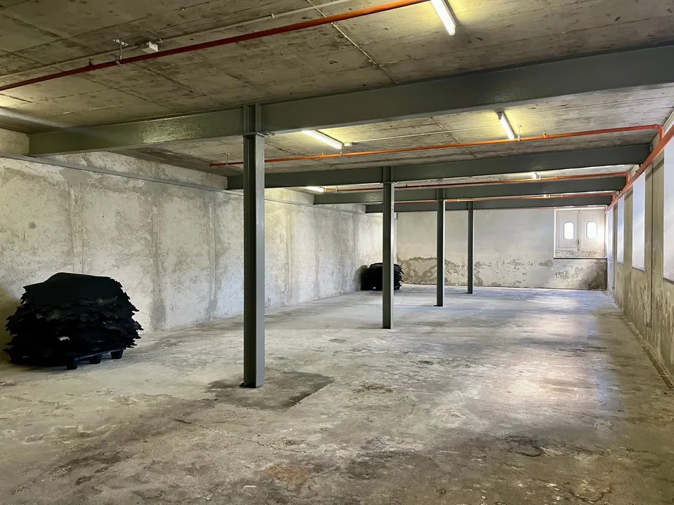 Lager/Depot von 165 m² mit Parkplatz in Balerna
