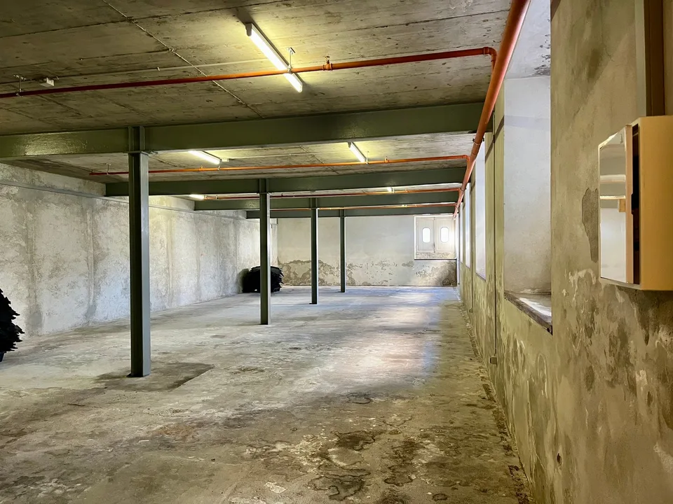 Lager/Depot von 165 m² mit Parkplatz in Balerna
