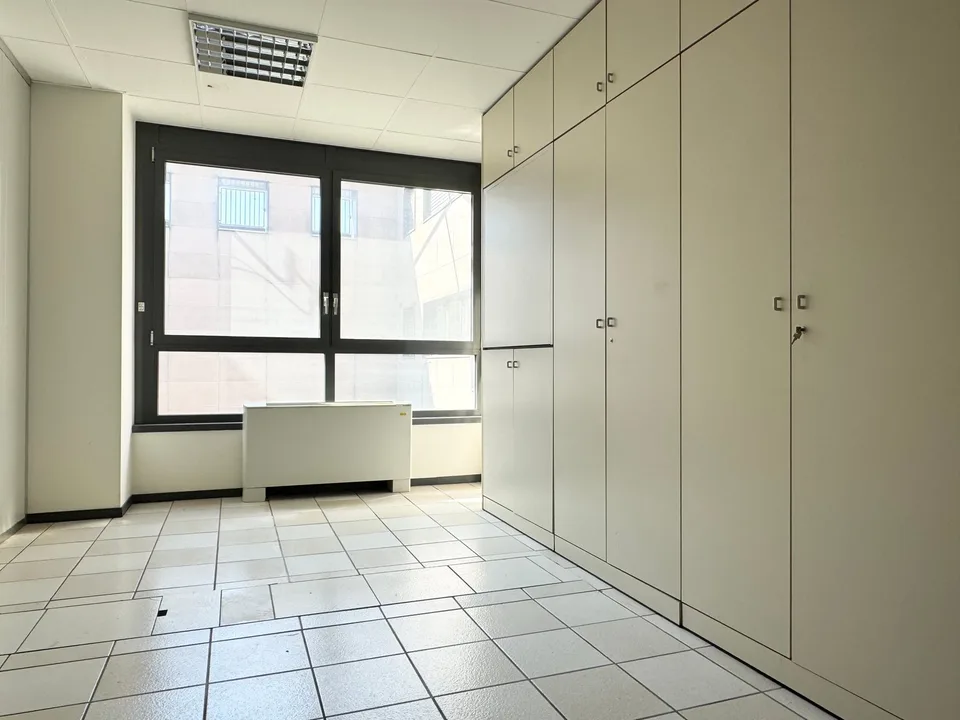 Büro in strategischer Lage und mit Klimaanlage – Foto 7 von 11