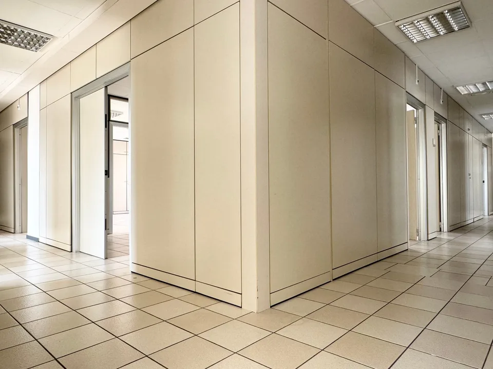 Büro in strategischer Lage und mit Klimaanlage – Foto 6 von 11
