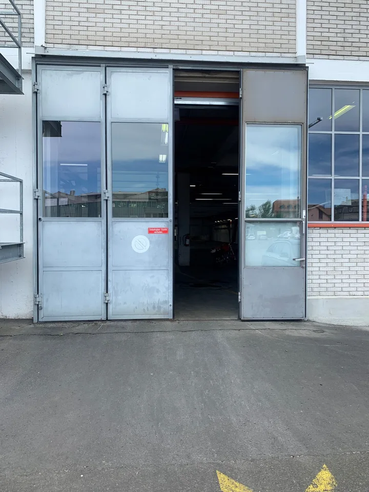 Circa 1'350m2 a 1'650m2 di spazi commerciali, industriali e di stoccaggio
