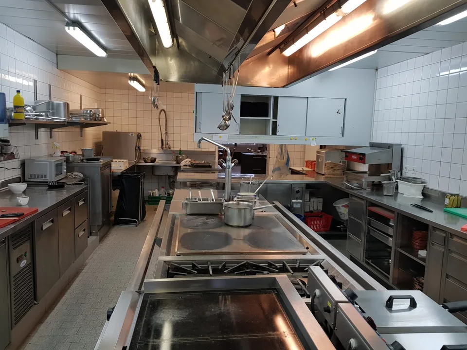 Incantevole ristorante di villaggio con grande terrazza a Niederwil SG in affitto – foto 6 di 8