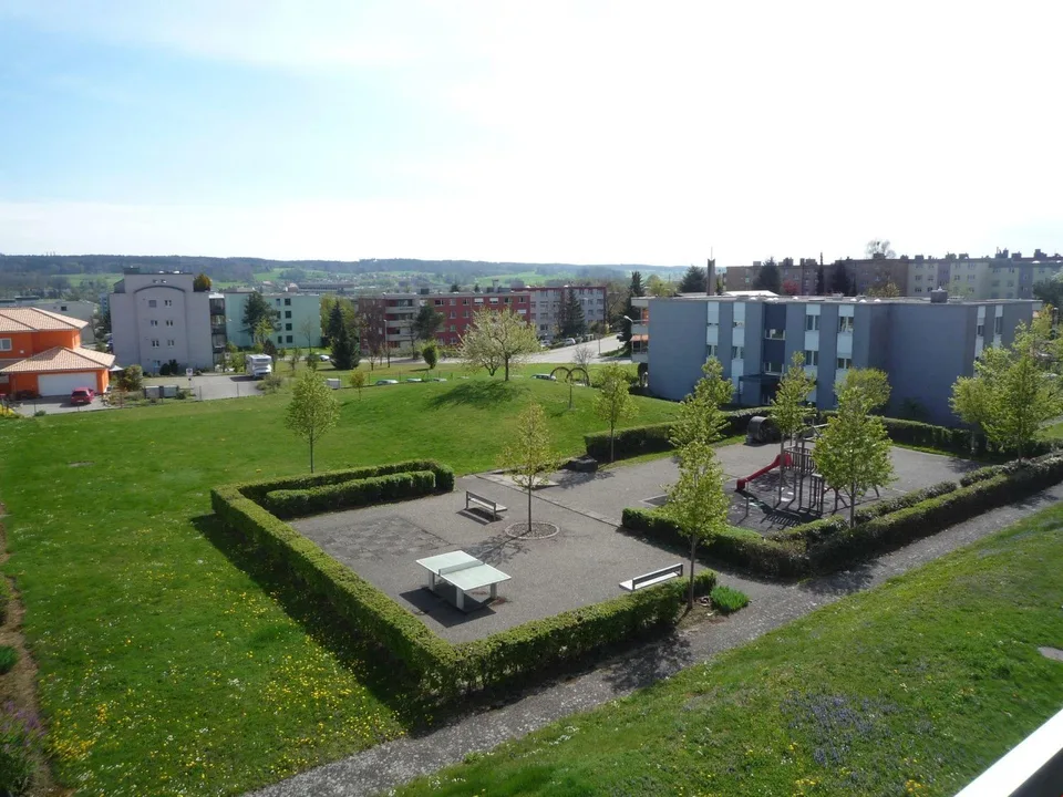 Appartamento di 3.5 locali con due balconi a Langendorf