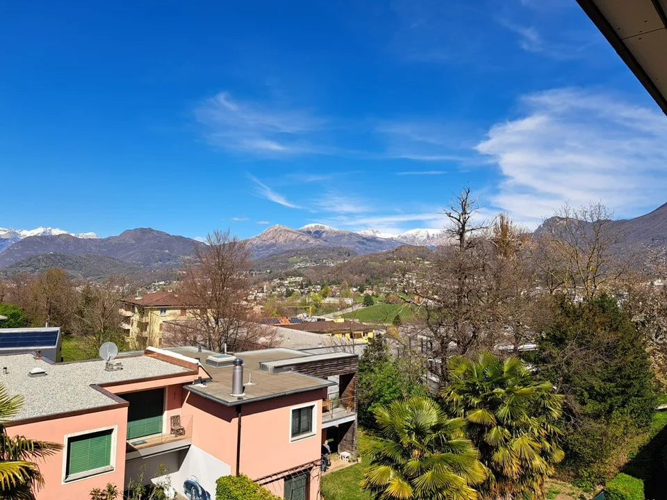 Elegante appartamento 3.5 locali con piscina a Breganzona