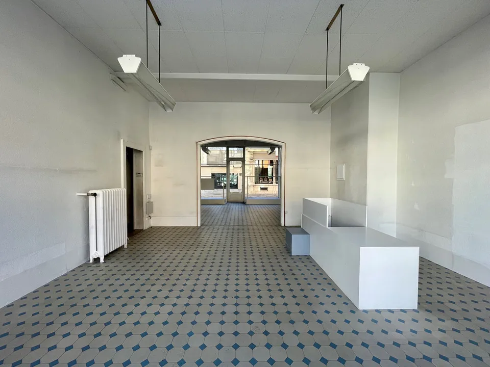 Lokal mit Auslagen
