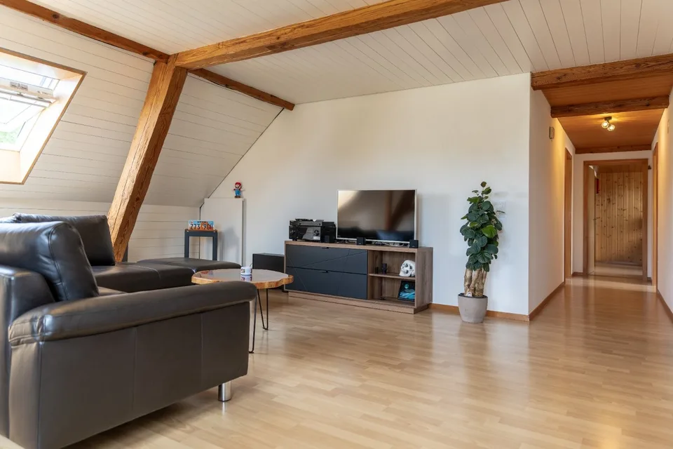 Charmante 4-Zimmer-Dachwohnung an ruhiger Lage