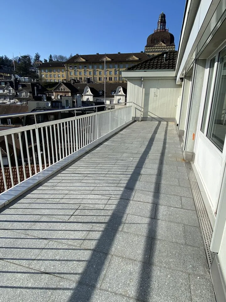 Questo appartamento vi lascerà senza fiato - una soffitta da sogno con vista panoramica a Lucerna