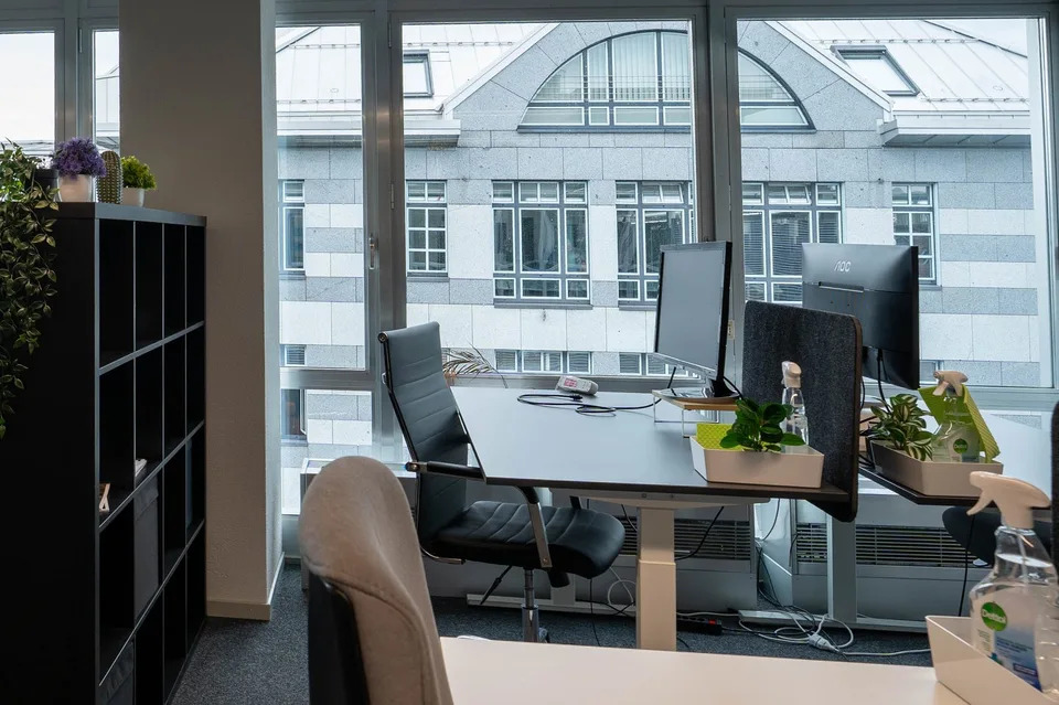 Coworking Desk an Top-Lage: nur 2 Min vom Bahnhof - diverse Abomodelle
