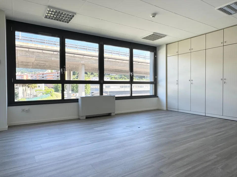 Modernes Büro in strategischer Lage und mit Klimaanlage