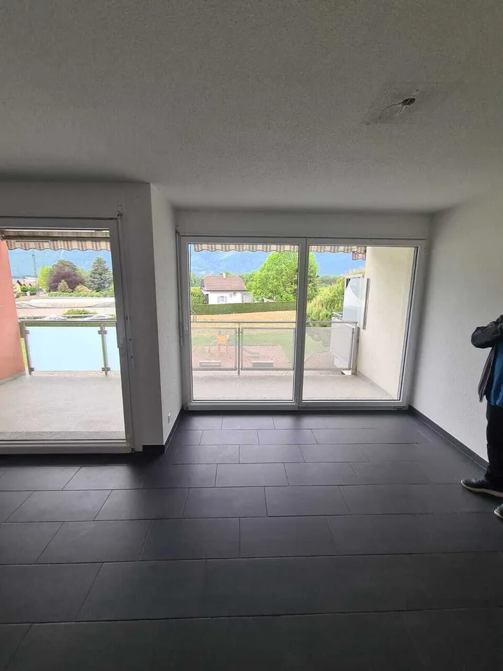 Wohnung mit 4.5 Zimmern im 2. Stock