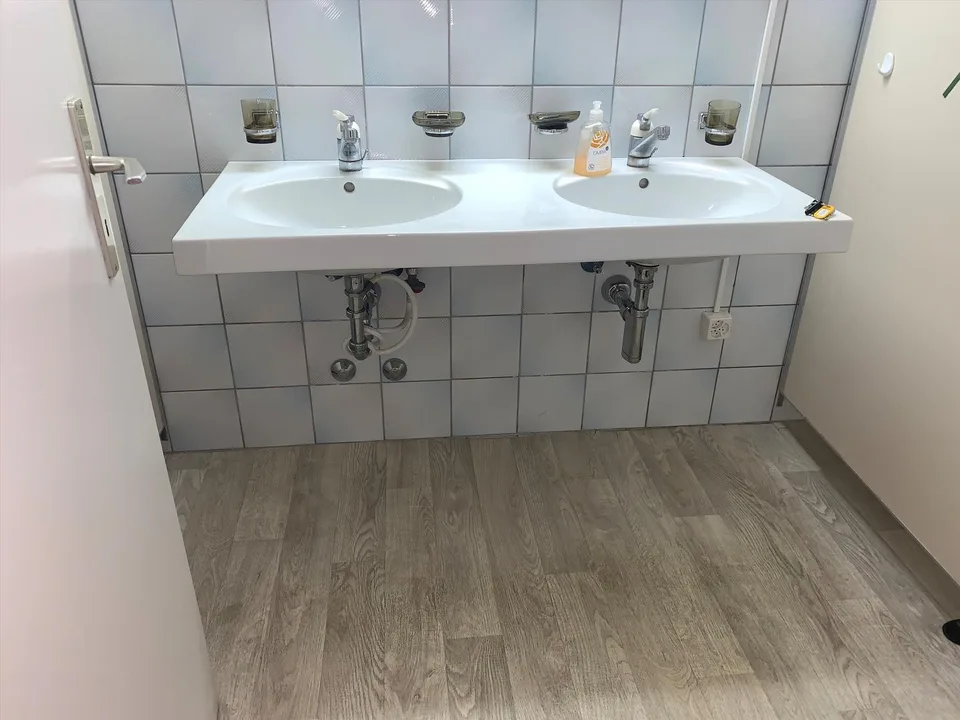 160m2 Büroräume nähe Letzipark – Foto 8 von 8