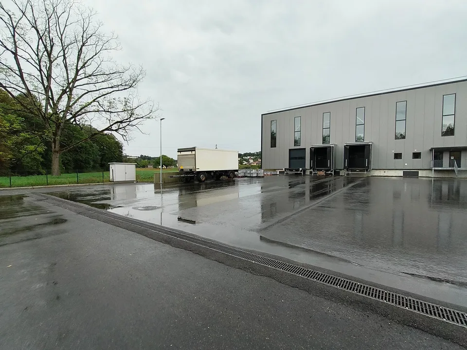 Noleggio di spazi di produzione/magazzino/ufficio come nuovi