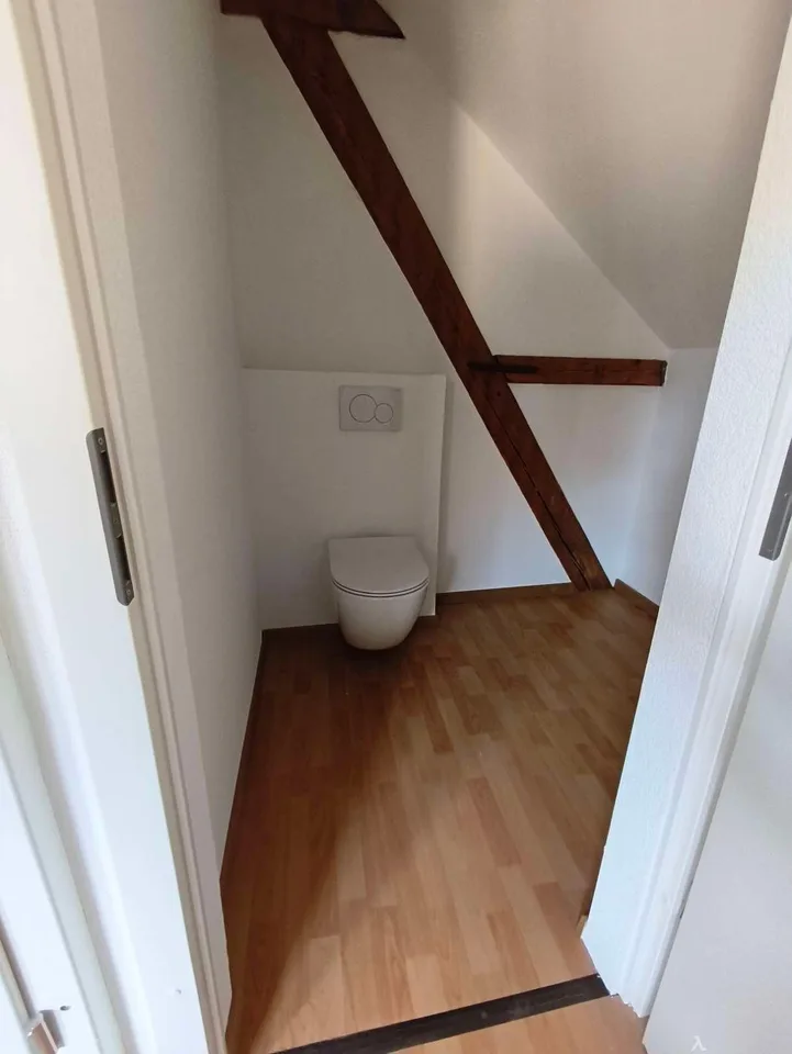 Mansardenzimmern an der Bözinenstrasse in Biel – ab sofort verfügbar – Foto 6 von 7