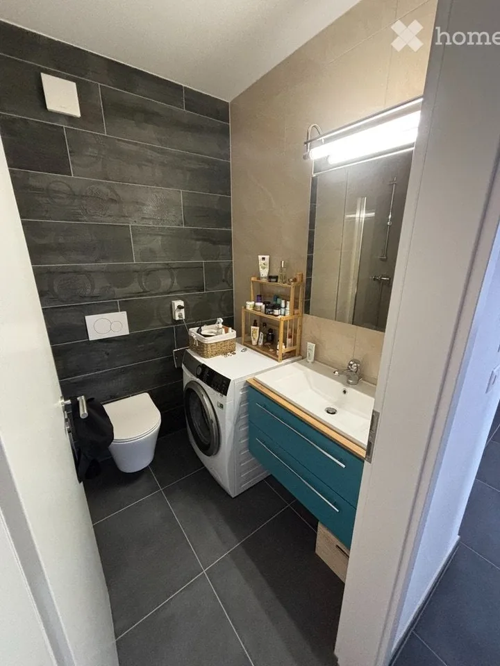 Appartamento / condominio di 4 camere e 1 bagno