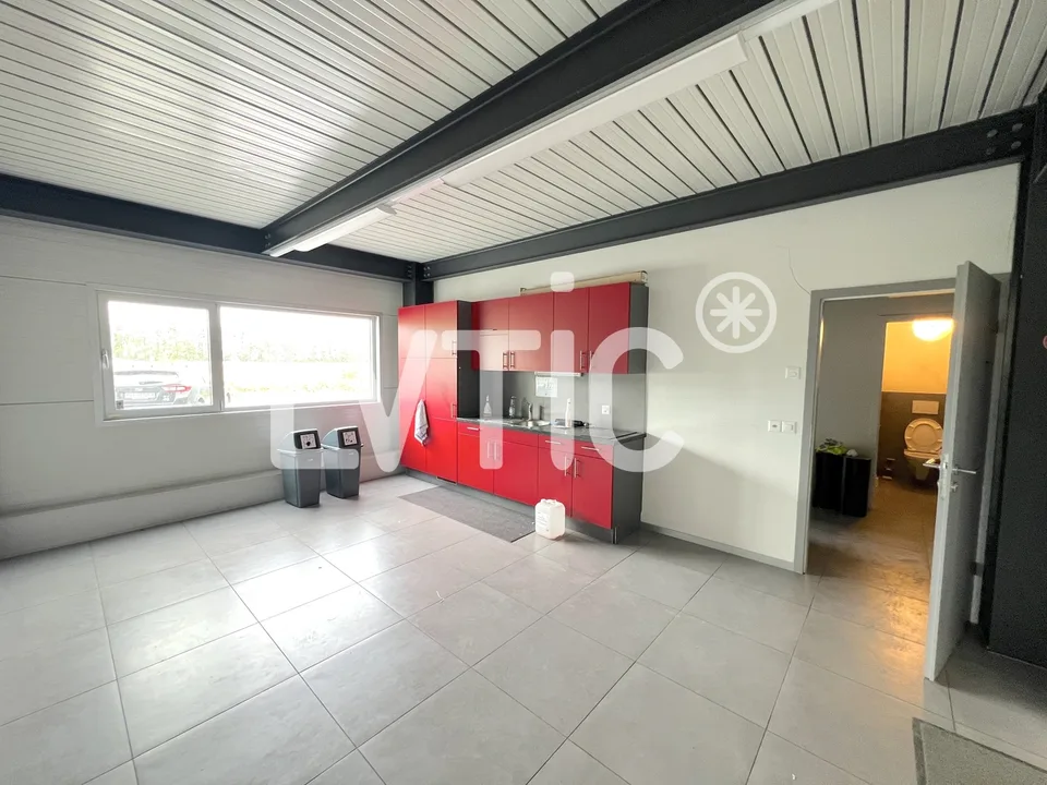 Capannone industriale, 1080 m2 di spazio ufficio in affitto vicino a Sion - Vétroz – foto 11 di 13