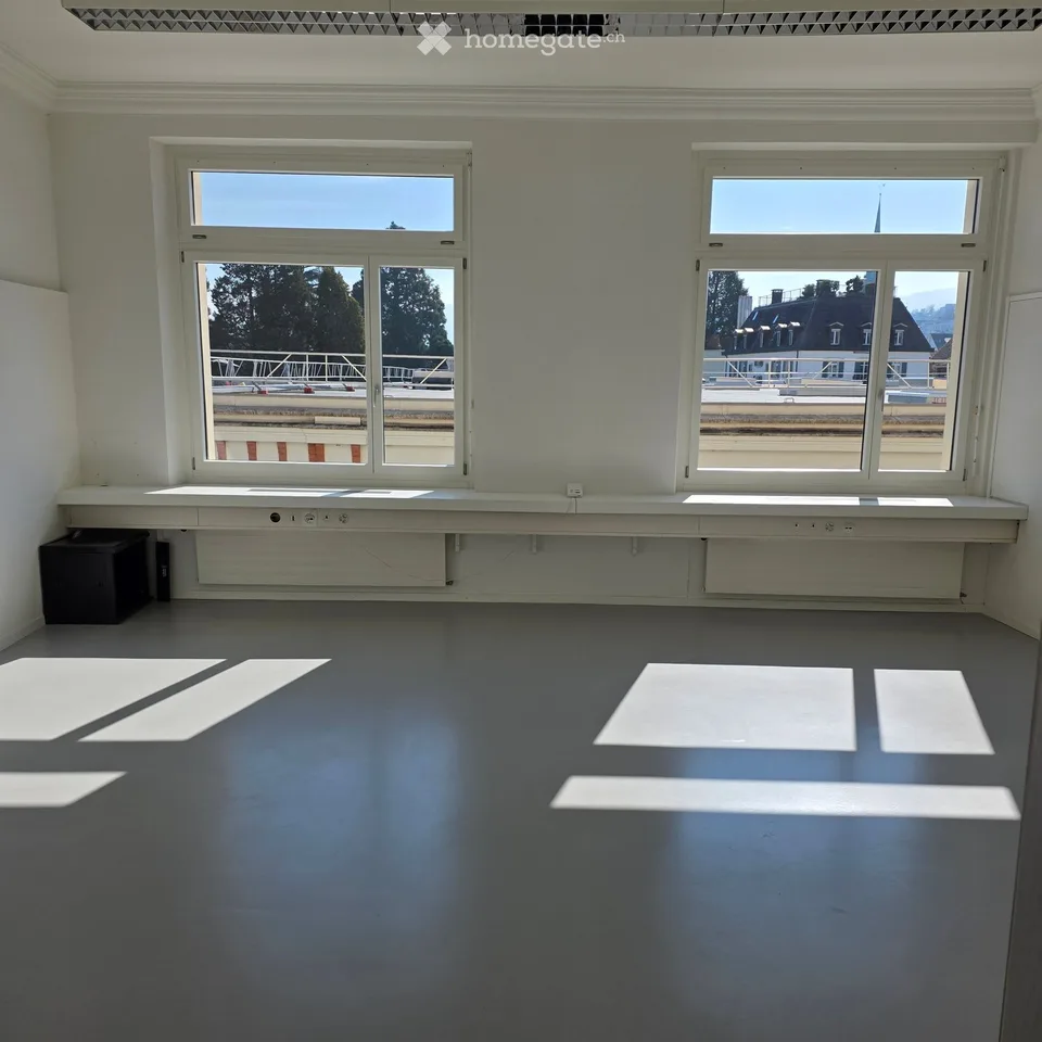 Attraktive und flexible Büroräume in gepflegtem Geschäftsgebäude an zentraler Lage