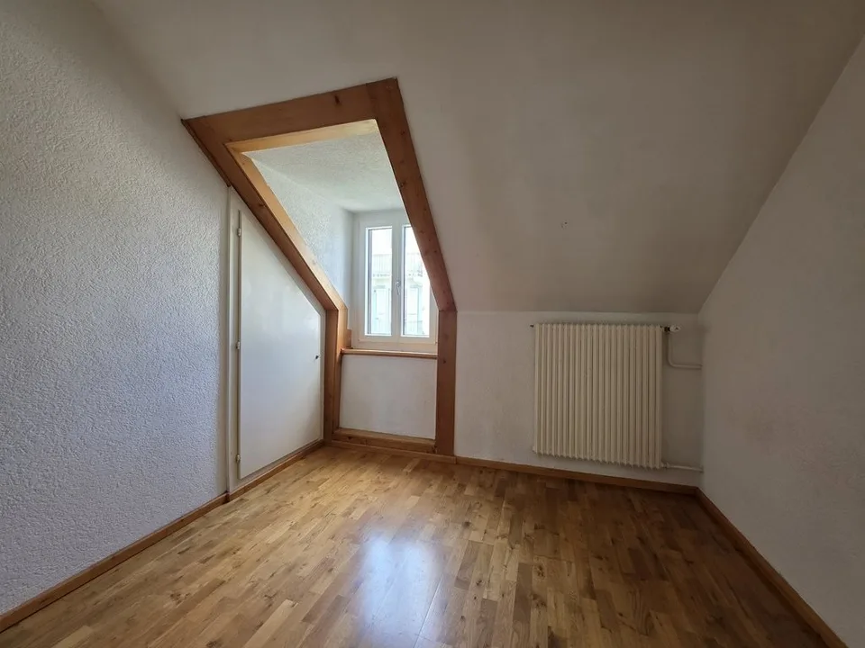 Schönes Dachgeschoß-Apartment in der Nähe aller Einrichtungen – Foto 6 von 7