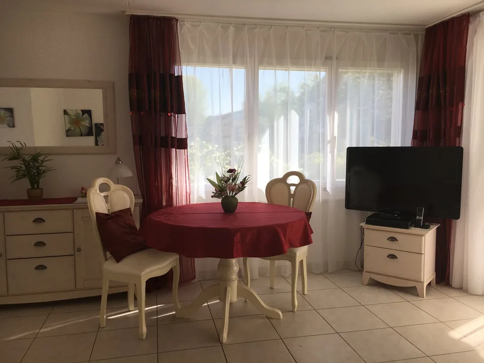 Moderne 2.5-Zimmer-Wohnung mit 30m2 Terrasse in Dielsdorf Zürich