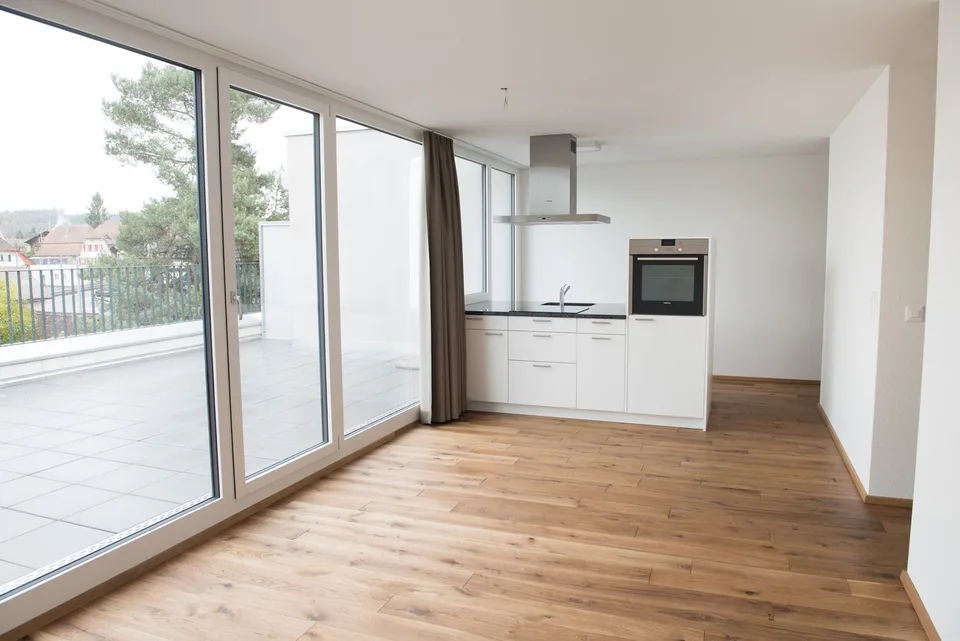 Moderne 3.5-Zimmer-Dachwohnung mit grosser Terrasse in Oberentfelden