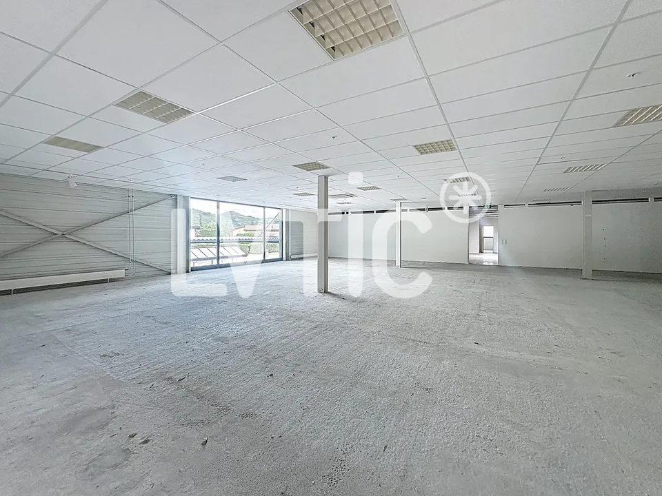 Sala di esposizione, uffici, locali di 1665 m2 divisibili in affitto a Conthey – foto 8 di 13
