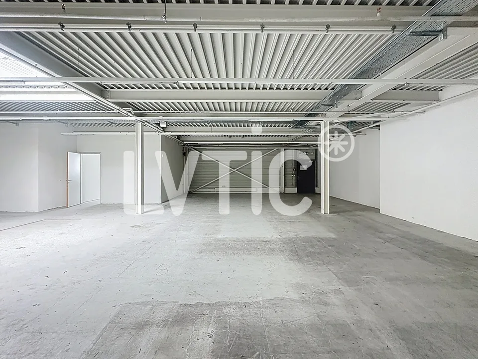 Sala di esposizione, uffici, locali di 1665 m2 divisibili in affitto a Conthey – foto 9 di 13