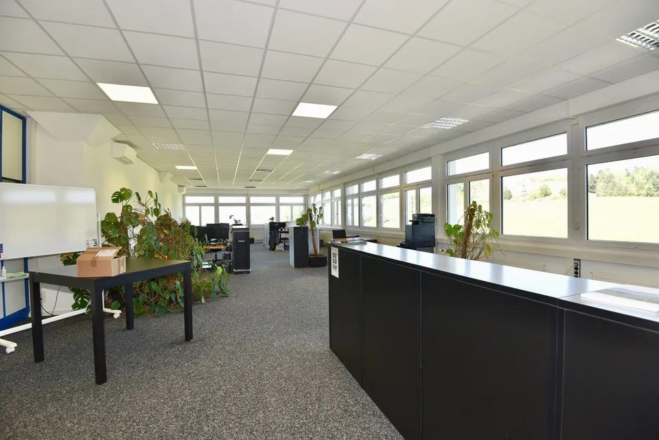 Moderne, voll ausgebaute Büroräumlichkeiten (260 m2)