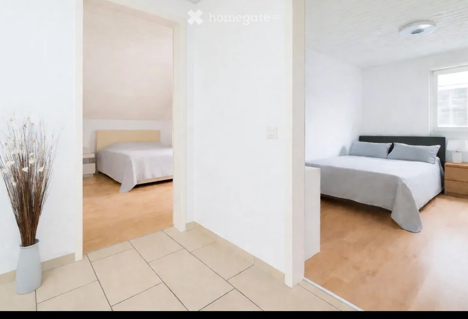 Moderne 4.5-Zimmer-Dachwohnung in bester Lage