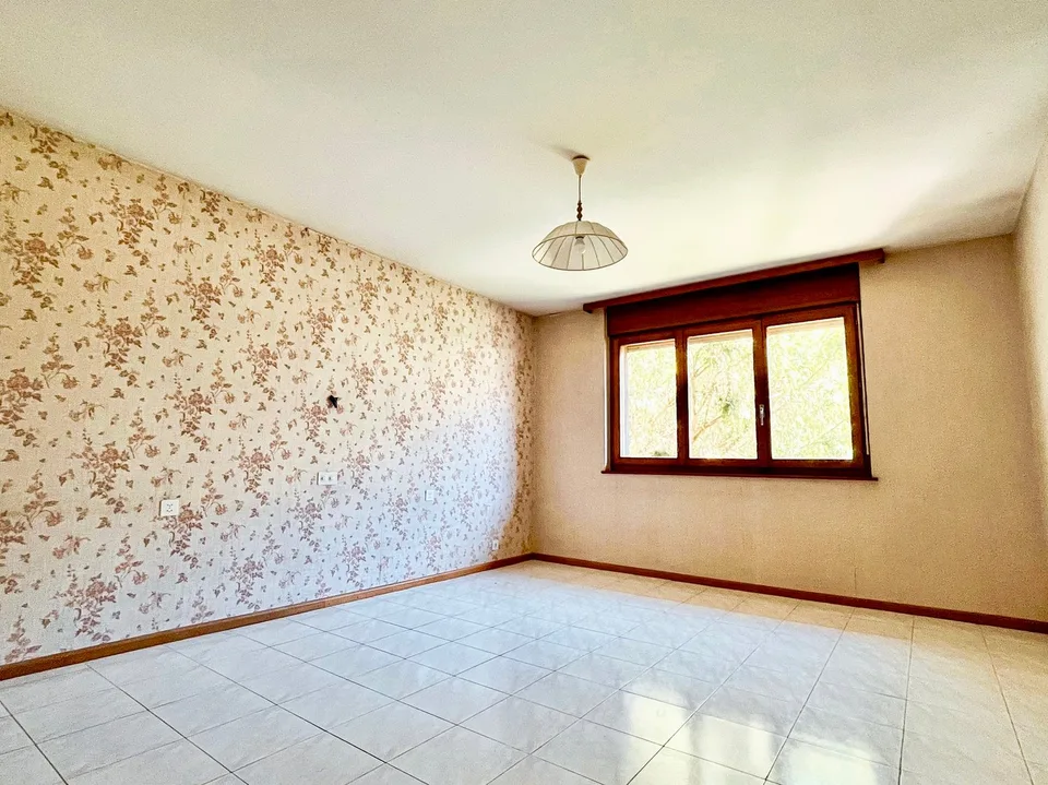 Villa / 2 Appartamenti / 1'735 m3 e terreno 1'073 m2 / ESCLUSIVITÀ