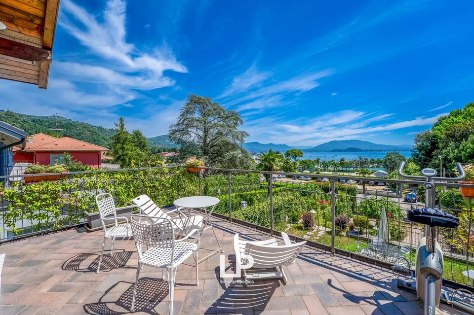 Villa indipendente a Meina